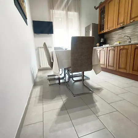 Rome D'amata Apartman *